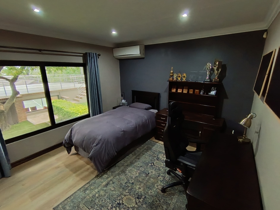 6 Bedroom Property for Sale in Cashan North West